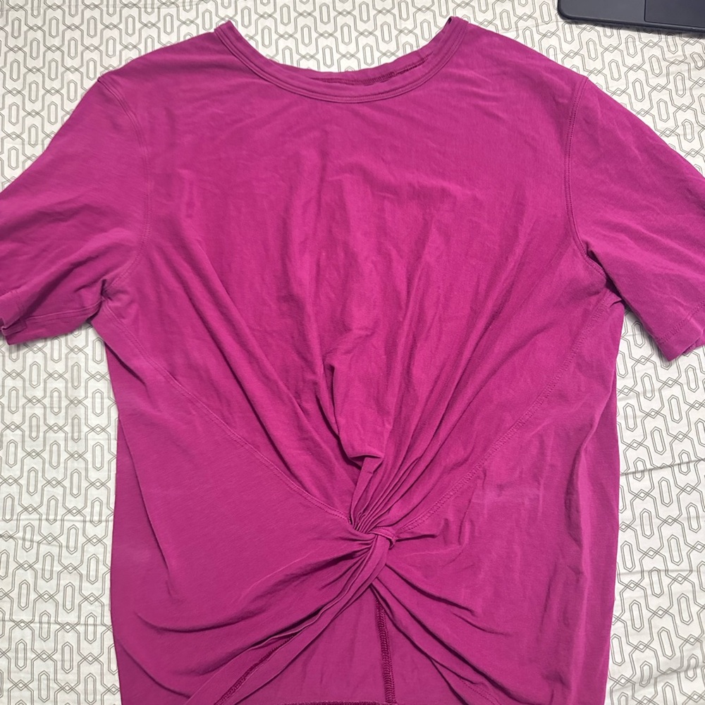 Lululemon Women’s tie shirt